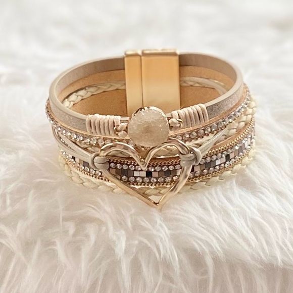 Jewelry - Love In The Air Bracelet